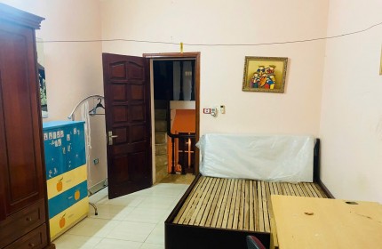 Cho thuê nhà ngõ ba gác Tôn Thất Tùng - Đống Đa - 30m - 4 tầng - 3 ngủ - 11 triệu Full đồ ở ngay